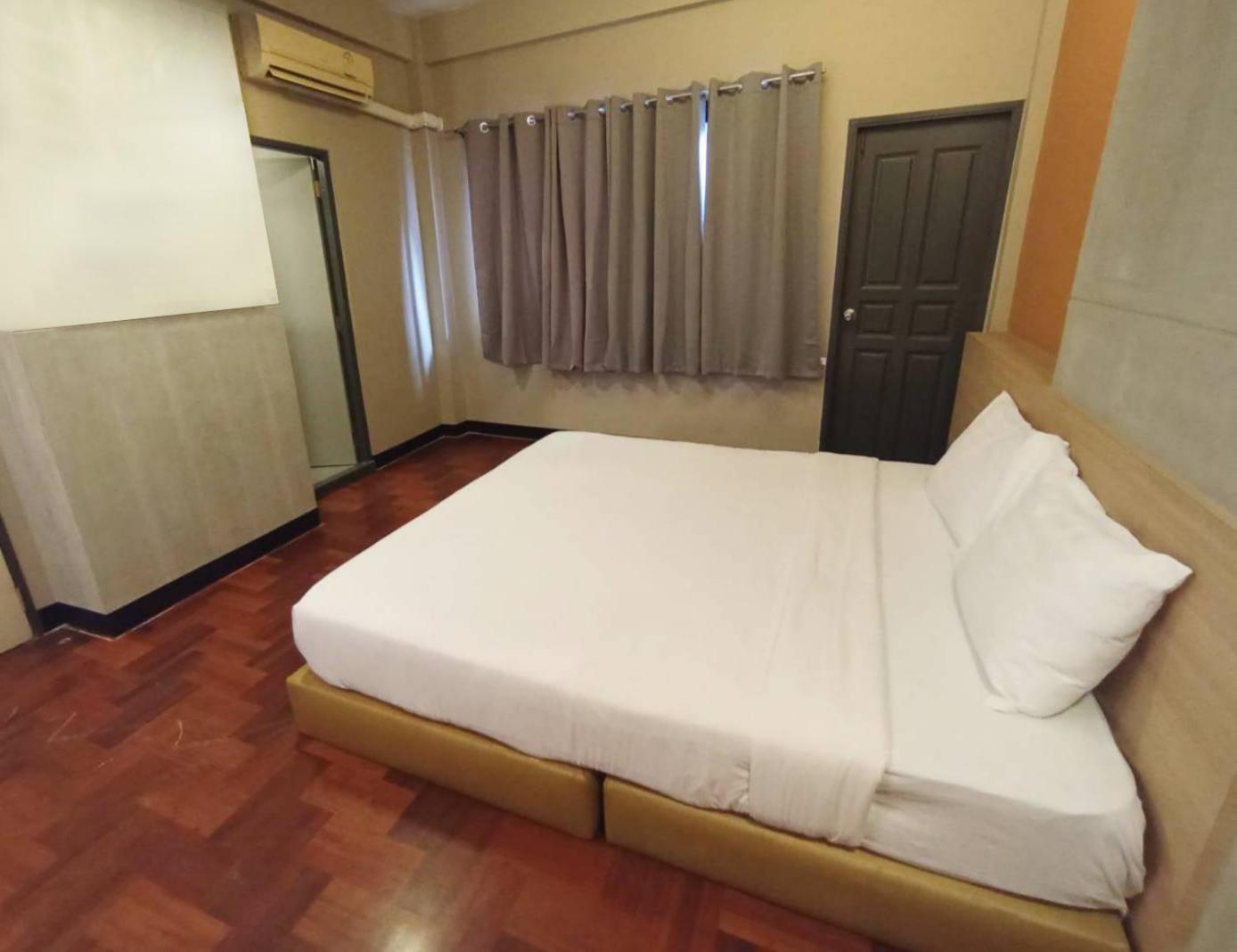 Go Inn Silom โกอินน์ สีลม - สถานีรถไฟฟ้าเซนต์หลุยส์ กรุงเทพมหานคร ภายนอก รูปภาพ